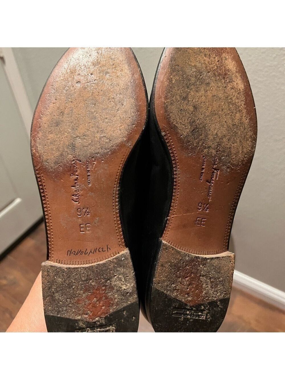 salvatore FERRAGAMO leather dress loafers. Made in Italy. 9.5 EE - Picture 2 of 8